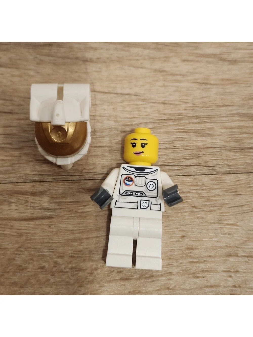 LEGO Collectible Astronaut Minifigure 5002147 TRU Exclusive Space Explorer Rover